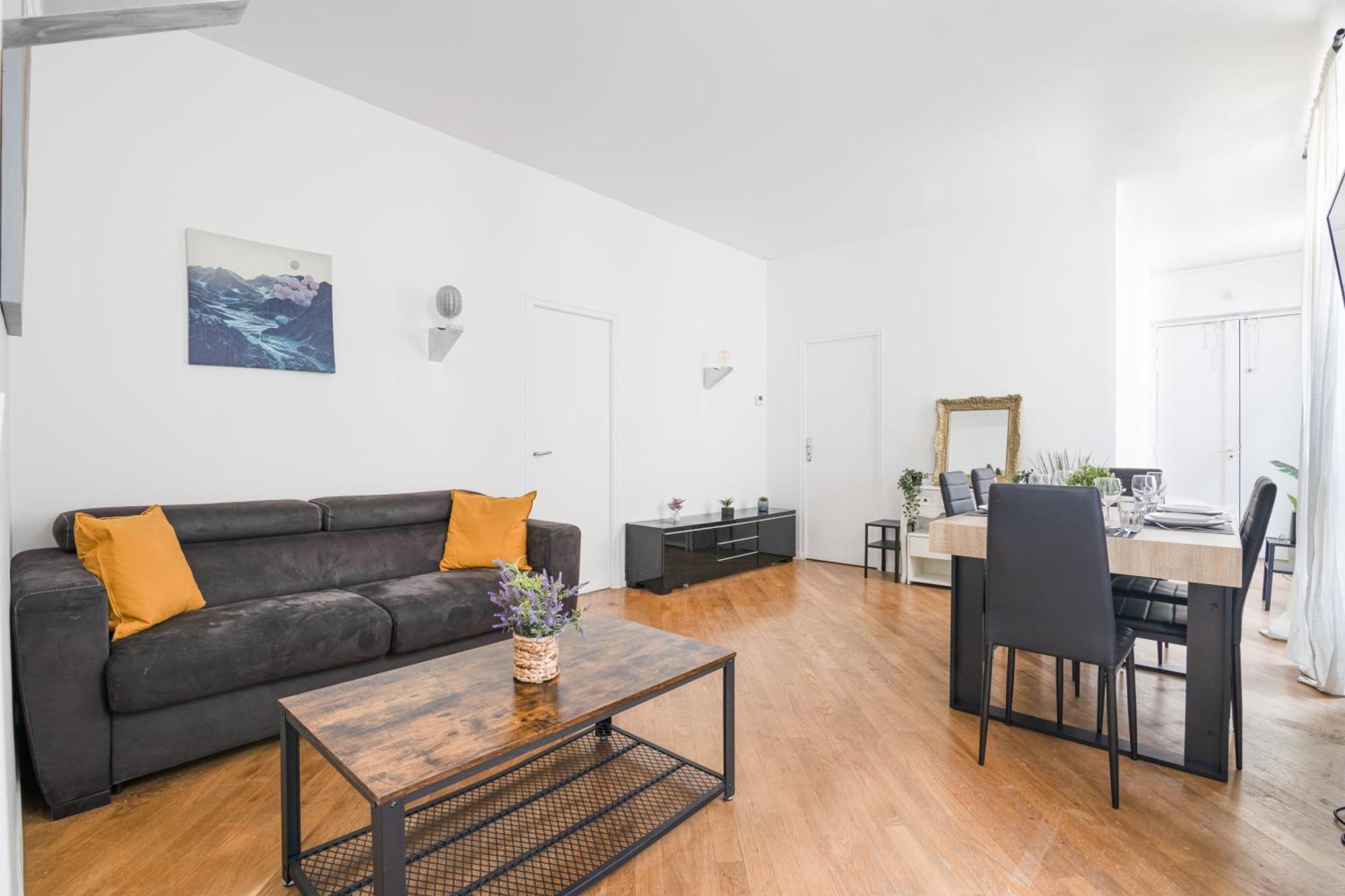 Apartment 2 Bedroom Quartier Champs Elysees 3 Free Netflix Paris