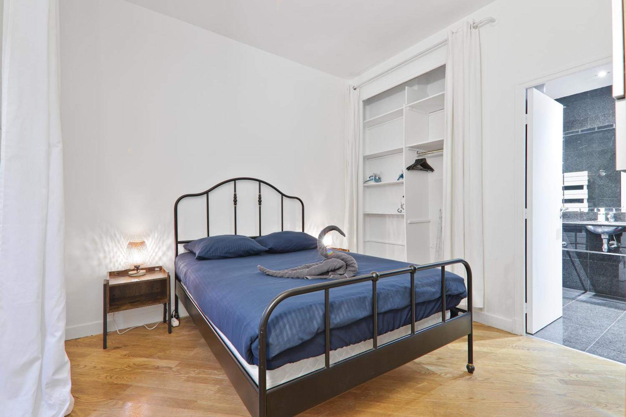 2 Bedroom Quartier Champs Elysees 3 Free Netflix Apartment