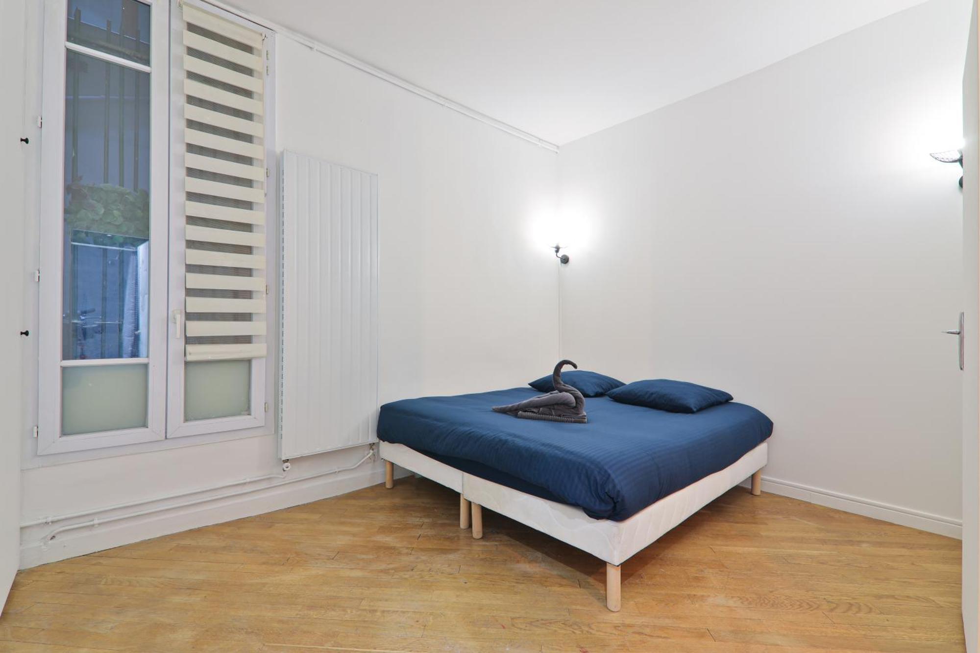 Apartment 2 Bedroom Quartier Champs Elysees 3 Free Netflix Paris